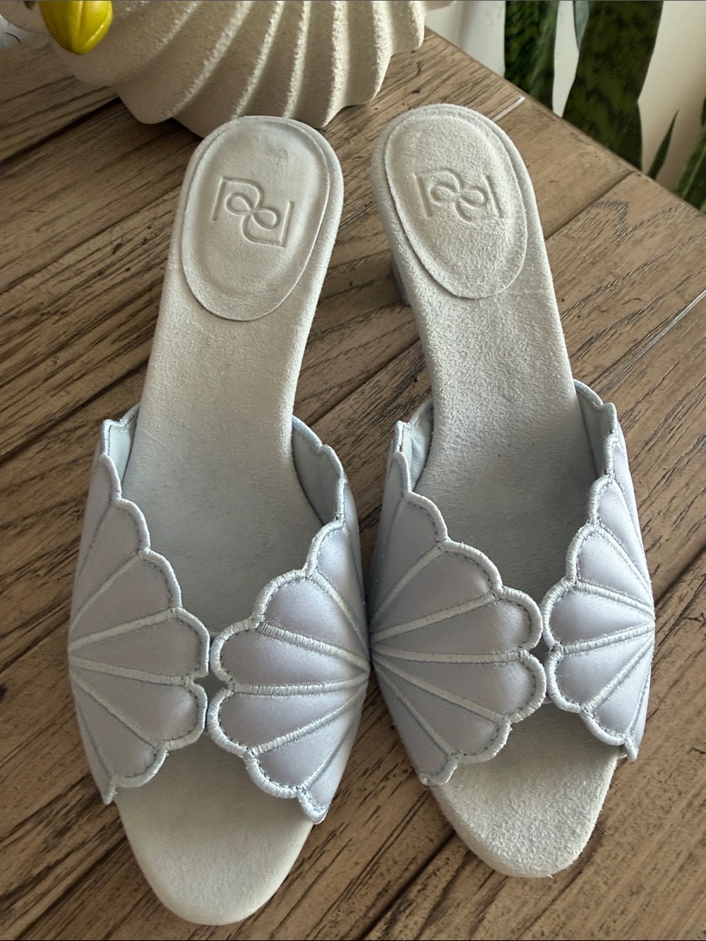 Reformation Light Blue Scalloped Shell-Detail Mule Heels - Picture 2 of 7